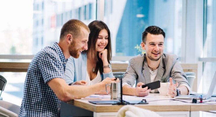 Odkryj tajniki szkoleń produktowych w branży motoryzacyjnej – które umiejętności naprawdę rozwijają pracownicy?