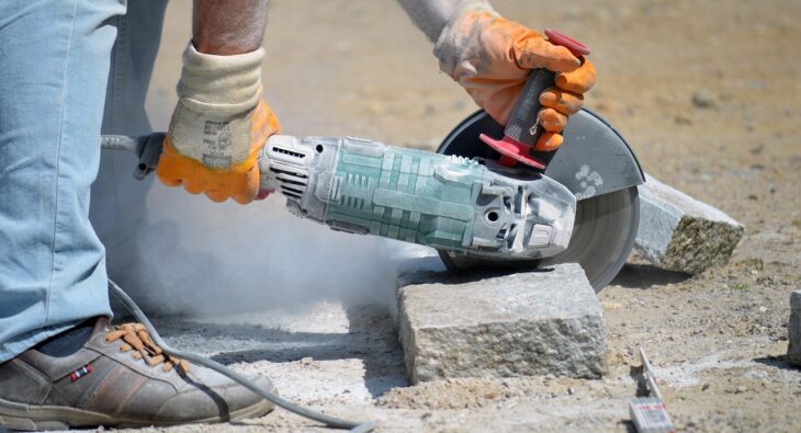 Zmieniają położenie życia? 10 niezbędnych kroków, które musisz podjąć przed wyjazdem do pracy za granicą!